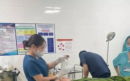 Tạm giữ đối tượng dùng đòn gánh đánh gãy tay phó trưởng công an xã