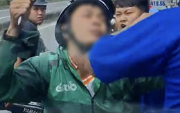 Lý do người đàn ông chặn ô tô, dùng gậy sắt đập kính chiếu hậu