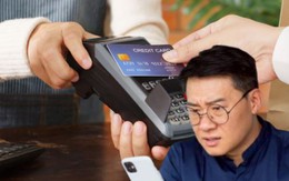 Thẻ tín dụng liên tiếp có 4 giao dịch lạ, trừ 91 triệu đồng, người đàn ông bình tĩnh mua thêm chai nước rồi báo công an: Tòa phán "ngân hàng phải bồi thường"