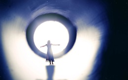 Sau 17 phút chết lâm sàng, người phụ nữ tỉnh dậy thốt lên: “Thế giới bên kia” khác những gì người ta kể