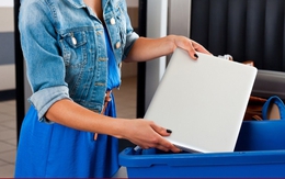 Vì sao phải bỏ laptop ra ngoài khi kiểm tra an ninh ở sân bay?