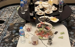 Hơn 30 nam, nữ "thác loạn" trong quán karaoke