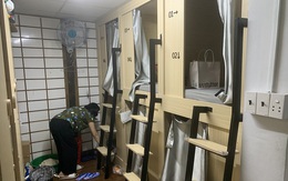 Những phòng trọ tổ ong chật chội tới ngộp thở ở Hà Nội: Rộng 2 mét, chỉ đủ duỗi thẳng chân và không bao giờ nhìn thấy mặt trời