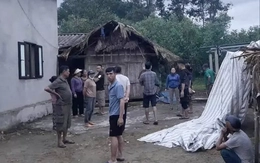 Vừa xem điện thoại vừa sạc, nam thanh niên bị sét đánh tử vong