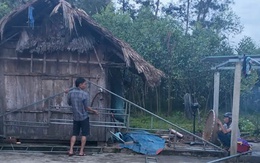 Nam thanh niên ở Hà Tĩnh bị sét đánh chết khi xem điện thoại trong nhà