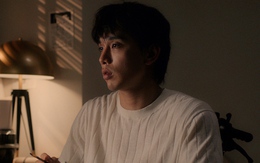 Mỹ nam Vbiz gây sốc vì phải ngồi xe lăn, nhan sắc tụt dốc đáng báo động