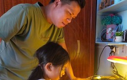 Về nhà bất ngờ, tôi chết lặng khi thấy chồng đang dạy con bài học mà cả đời tôi chưa từng nghĩ tới