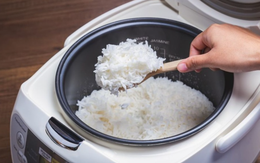 Dùng nồi cơm điện bong lớp chống dính có gây ung thư?