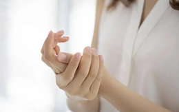 5 dấu hiệu xấu xí trên bàn tay cảnh báo thận của bạn đang kêu cứu!