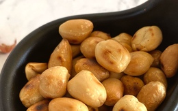 Sáng dậy, nhân lúc bụng đói ăn vài hạt "rẻ bèo" này ngang đồ đại bổ cho sức khoẻ, sắc đẹp: Bếp Việt thường có sẵn