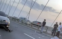 Đi xe đạp ngược chiều trên cầu Nhật Tân, người đàn ông tử vong sau va chạm với ô tô