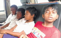 8 học sinh suýt mù vĩnh viễn vì bị bạn cùng phòng nhỏ keo dán vào mắt khi đang ngủ