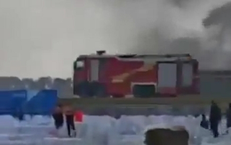 Hai xe ô tô bay va chạm tại triển lãm hàng không Trung Quốc, phi công bị thương