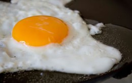 3 đầu bếp chỉ ra “thành phần số một” để nâng tầm món trứng chiên: Kết quả là “không thể cưỡng lại”