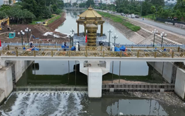 Sông Tô Lịch dốc mức nào, mà trước đây thường xuyên vừa đen, vừa cạn?