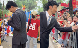 Chỉ đúng 1 hành động, Đen Vâu ẵm ngay điểm 10 tinh tế tại buổi diễu hành A80