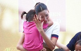 Á hậu quê Thanh Hóa bật khóc nức nở