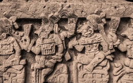 Thông điệp ẩn 1.300 năm tuổi trên bàn thờ Maya viết gì?