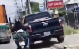 Tìm tài xế xe bán tải chạy xe kiểu "ông trời con" ở TP HCM