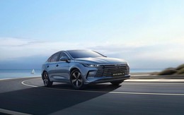 5 điều về mẫu xe to hơn Vios, 'ăn xăng như ngửi', sạc điện đi 120km, chuẩn bị về Việt Nam