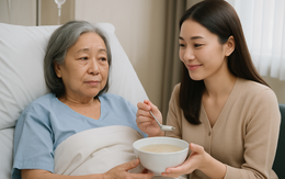 Đối xử với con dâu bên trọng, bên kinh, mẹ chồng về nhà chứng kiến cảnh trái ngang