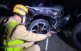 Người đi xe máy không có bộ phận giảm thanh, giảm khói sẽ bị xử phạt thế nào?