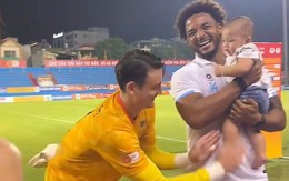 Đặng Văn Lâm có hành động bất ngờ với Nguyễn Xuân Son, 20 năm nữa bóng đá Việt Nam có một ngôi sao mới?