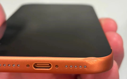 iPhone 17 Pro xước như một “món đồ nhái rẻ tiền”: Apple quá coi thường người dùng, sao cứ cố mua làm gì?