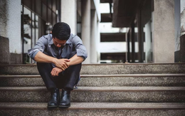 20 năm cho nữ đồng nghiệp vay 3,5 tỷ đồng, thông báo từ ngân hàng khiến người đàn ông nghỉ hưu gục ngã