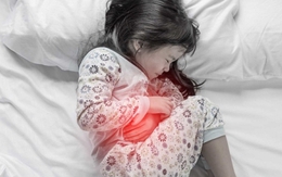 Vụ ngộ độc nghi do ăn bánh mì ở TP.HCM: 65 học sinh có triệu chứng bất thường