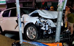 Ô tô tông liên hoàn xe máy, 2 người thương vong