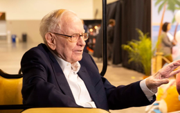 Chỉ báo Warren Buffett tăng lên mức chưa từng có 217%, Berkshire tích 'núi' tiền mặt kỷ lục: Hồi chuông cảnh báo nhà đầu tư?