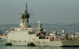 Tàu chiến Hạm đội Biển Đen đâm vào tàu chở dầu khi né tránh UAV?