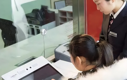 Người phụ nữ rút 3,3 tỷ đồng từ tài khoản của chính mình nhưng nhân viên ngân hàng lại báo công an: “Chị đã phạm pháp”