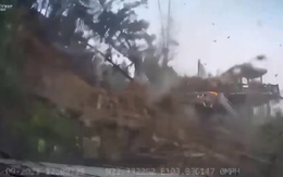 Sạt lở tại Sa Pa hất ô tô rơi xuống vực, 3 người thoát chết