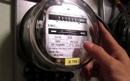 Hóa đơn tiền điện tăng cao bất thường, có nên lắp công tơ phụ để đối chứng?