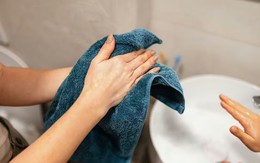Nhà sinh vật học cảnh báo: Vào nhà vệ sinh công cộng, tuyệt đối đừng dùng thiết bị này