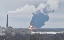 Giao thừa trong tiếng còi báo động rền vang tại Nga và Ukraine