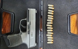 Bắt quả tang 2 đối tượng mua bán ma tuý, tàng trữ vũ khí quân dụng