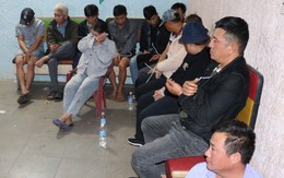 Ập vào nhà trọ Quốc Việt, bắt bà chủ Nguyễn Thị Phú và 15 người khác