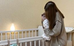 Mới sinh con chưa hết cữ, tôi muốn xin ở lại ăn Tết ngoại năm nay nhưng bỗng nhiên thành "tội đồ" trong mắt mẹ chồng