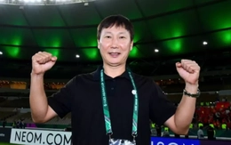 'Từ một đội không thể thua của ông Park, HLV Kim Sang-sik tạo nên một đội có thể thắng'