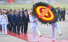 Đại biểu dự Đại hội XIV của Đảng vào Lăng viếng Chủ tịch Hồ Chí Minh