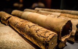 Bí mật ngàn năm được hé lộ: Nhà ngôn ngữ học tìm ra chìa khóa giải mã ký tự bí ẩn trong Cuộn giấy Biển Chết