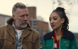 Xem phim Sex Education, tôi tỉnh ngộ: hóa ra gia đình tan vỡ không đồng nghĩa với mất tất cả!