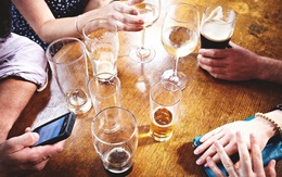 Uống rượu bia xong, tuyệt đối không nên đụng tới loại đồ uống này kẻo say nặng hơn, hại gan
