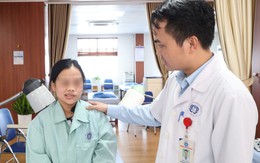 Đột ngột méo mồm, liệt mặt sau giấc ngủ