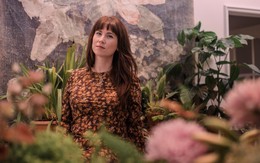 Châu Âu cảnh báo NÓNG: Bé gái 11 tuổi tử vong do người mẹ bán hoa mỗi ngày, vô tình tiếp xúc với một chất độc từ khi mang thai