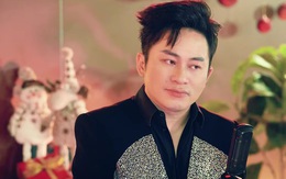 Tùng Dương bay từ Hà Nội vào TP.HCM, gần 2 giờ sáng làm một việc