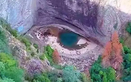 "Mắt rồng" đột ngột xuất hiện giữa núi đá, người dân nô nức kéo đến kiểm chứng